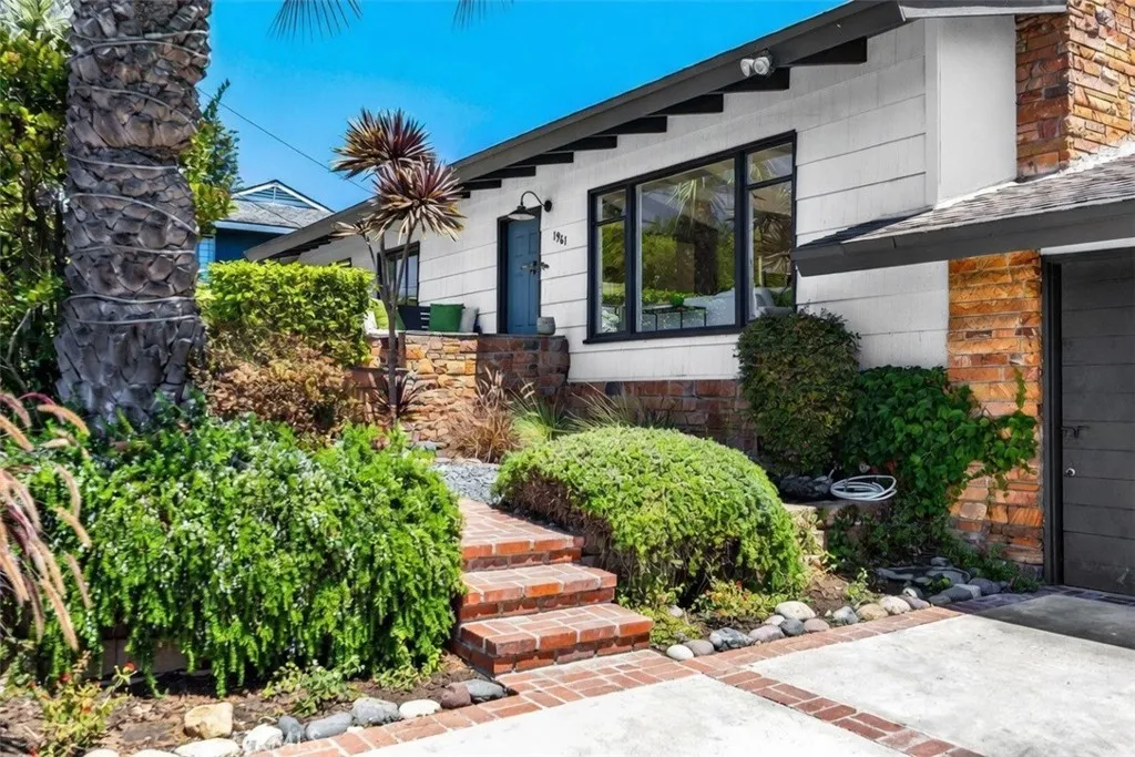 1961 Temple Hills Drive, Laguna Beach, California 92651 home-pic-8