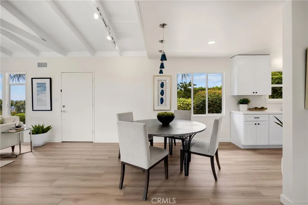 1961 Temple Hills Drive, Laguna Beach, California 92651 home-pic-17