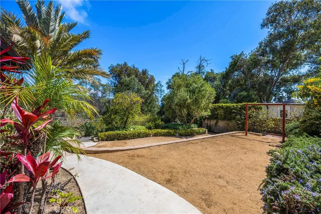 1961 Temple Hills Drive, Laguna Beach, California 92651 home-pic-56