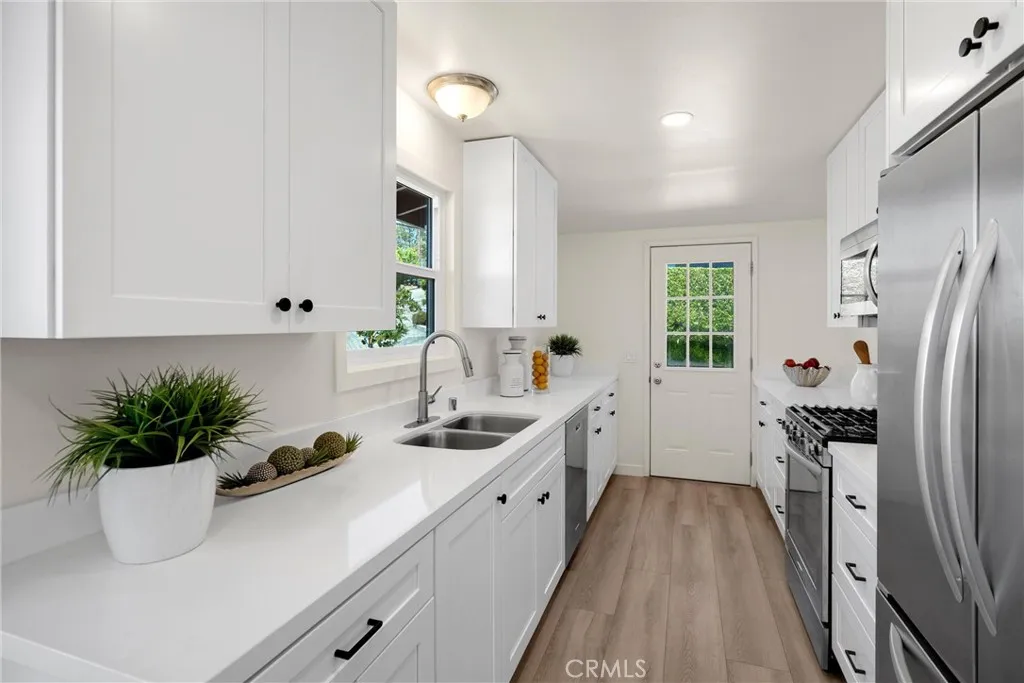 1961 Temple Hills Drive, Laguna Beach, California 92651 home-pic-18