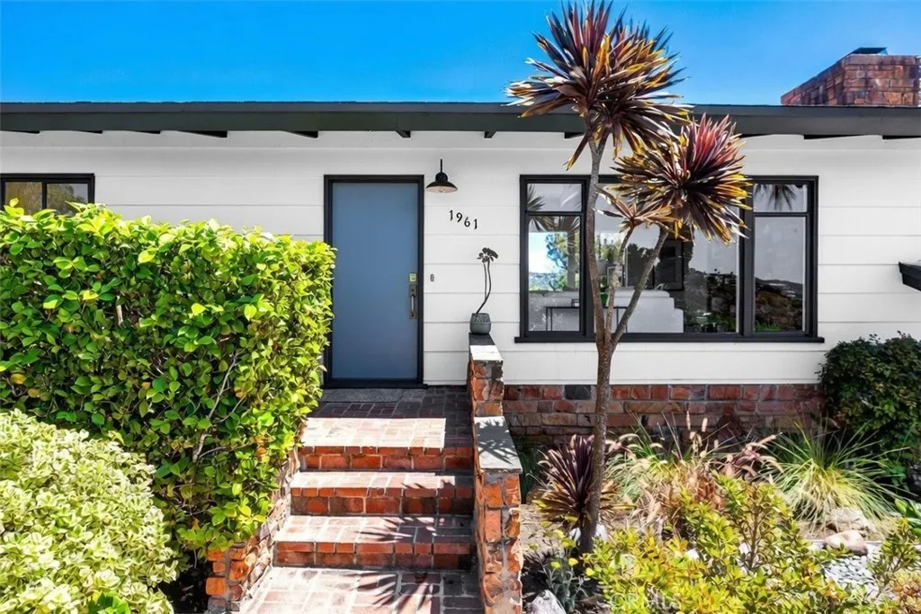 1961 Temple Hills Drive, Laguna Beach, California 92651 home-pic-7
