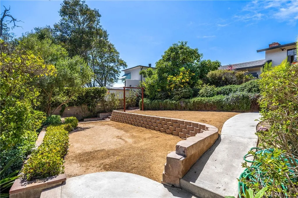 1961 Temple Hills Drive, Laguna Beach, California 92651 home-pic-59