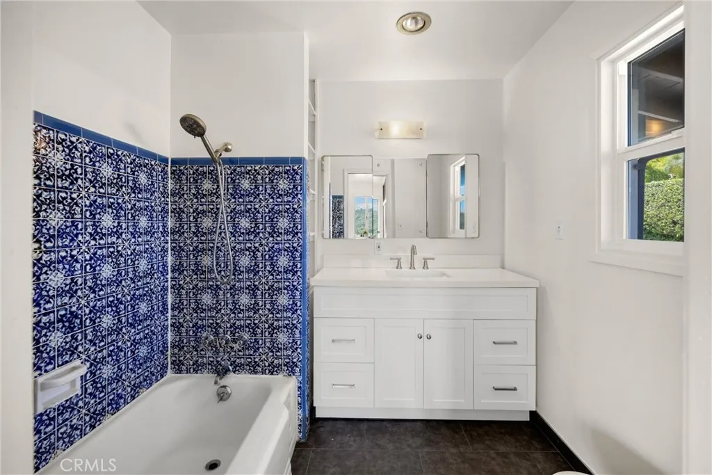 1961 Temple Hills Drive, Laguna Beach, California 92651 home-pic-31