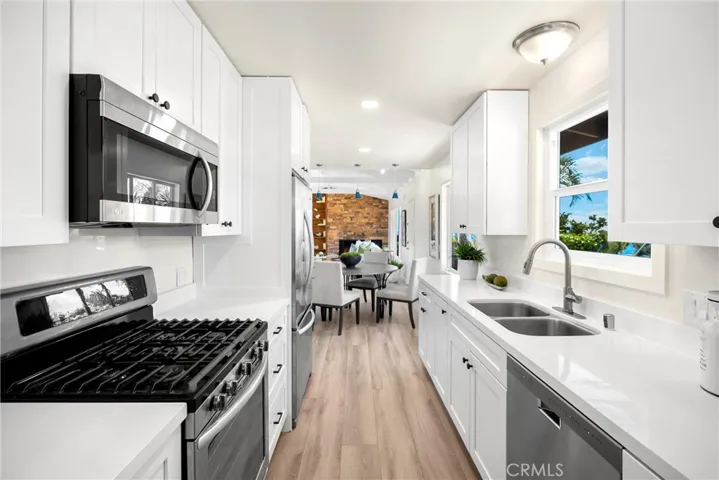 1961 Temple Hills Drive, Laguna Beach, California 92651