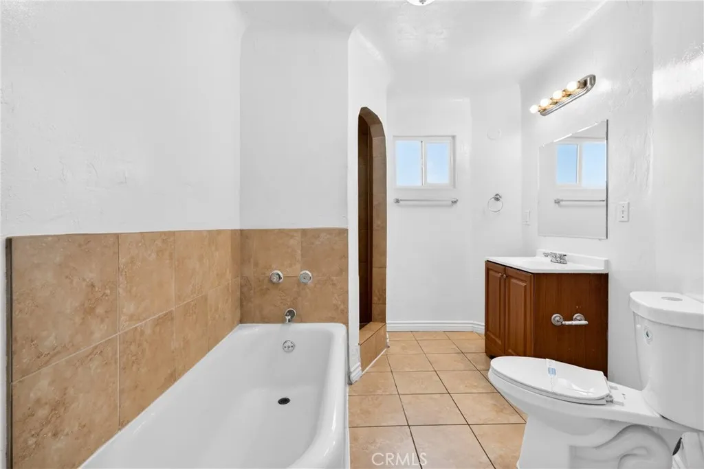 3119 W 76th, Los Angeles, California 90043 home-pic-26