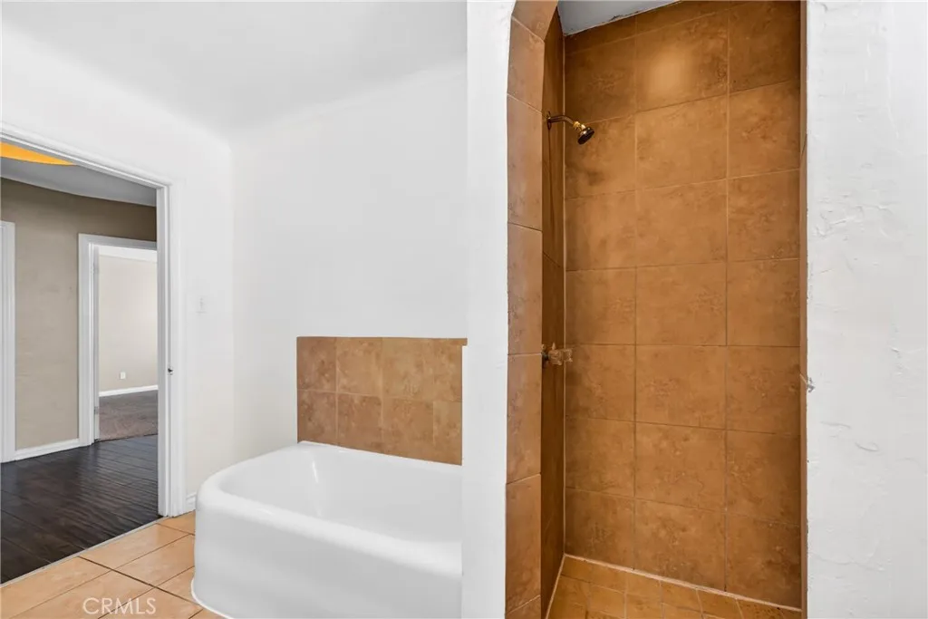 3119 W 76th, Los Angeles, California 90043 home-pic-27