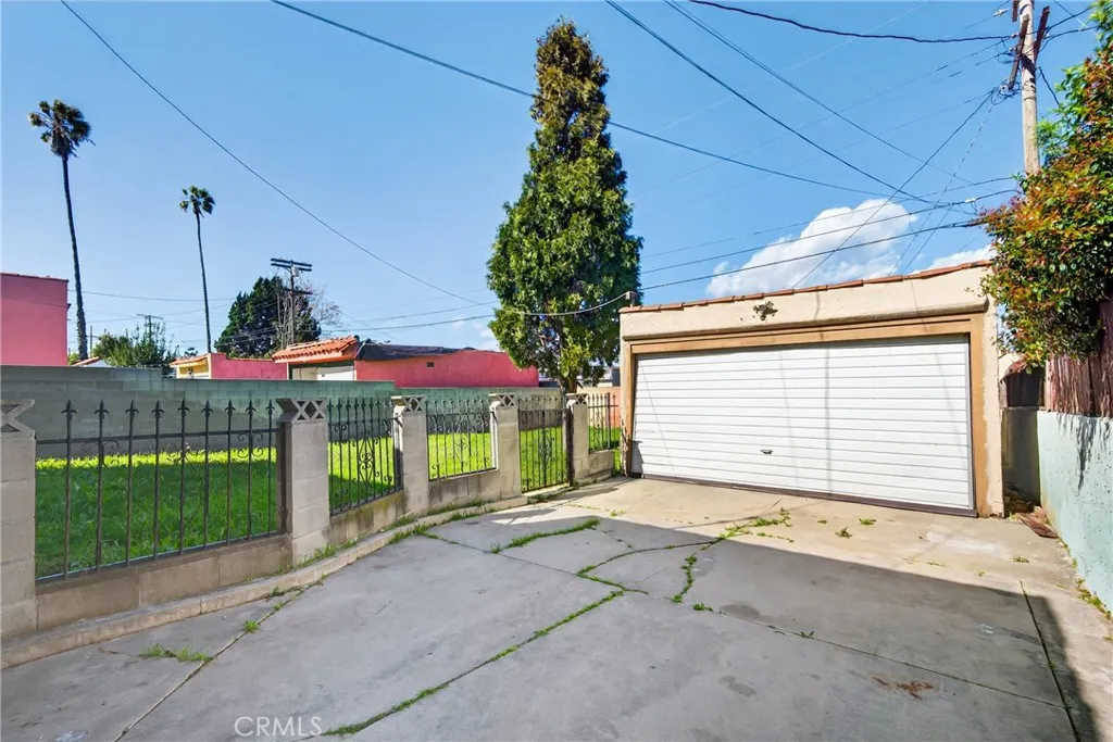 3119 W 76th, Los Angeles, California 90043 home-pic-34