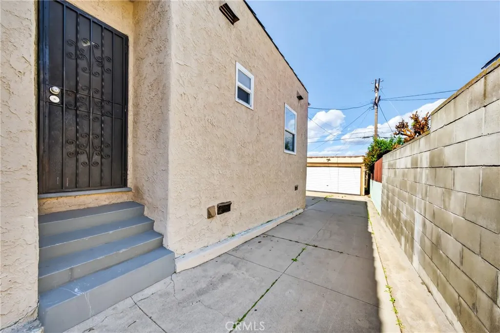 3119 W 76th, Los Angeles, California 90043 home-pic-33