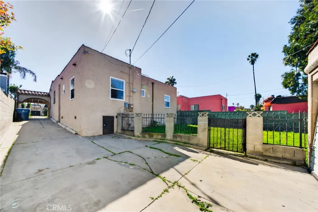 3119 W 76th, Los Angeles, California 90043 home-pic-35
