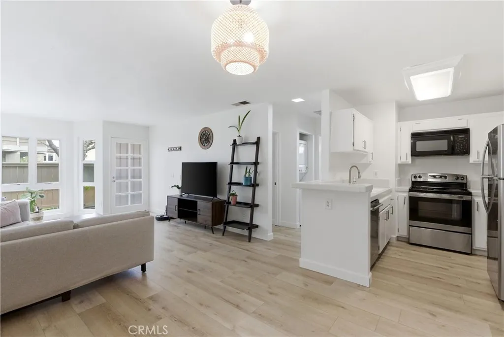 7720 Elmdale E, Stanton, California 90680 home-pic-9