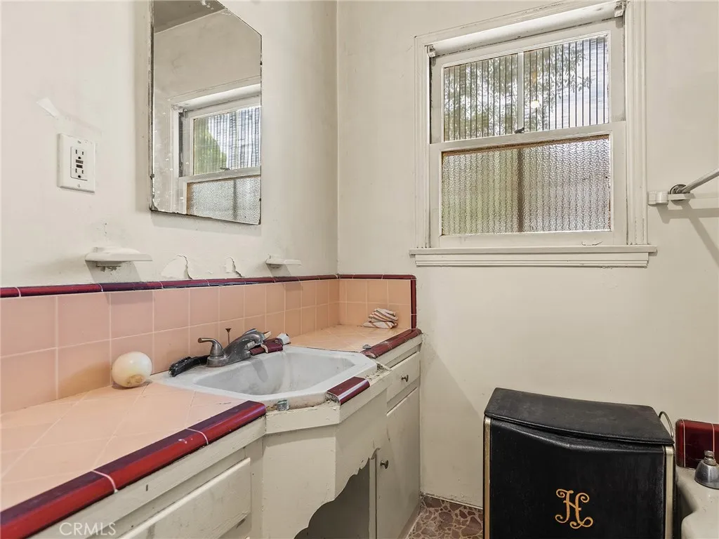 441 Dartmouth Road, Burbank, California 91504 home-pic-21