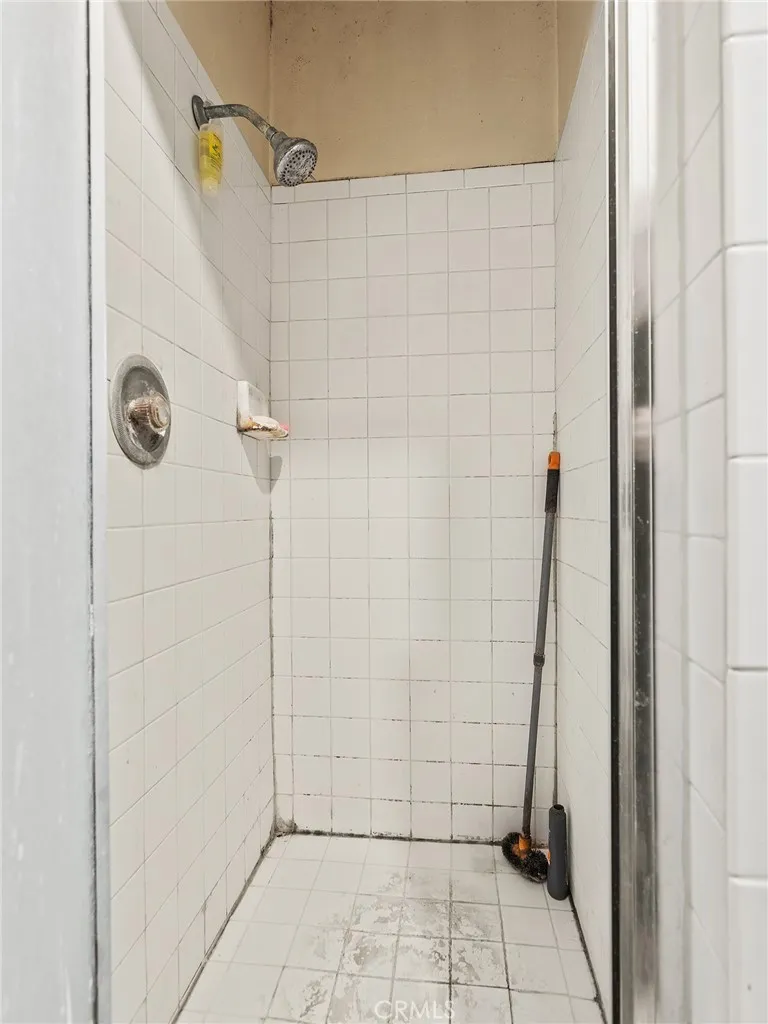 441 Dartmouth Road, Burbank, California 91504 home-pic-23