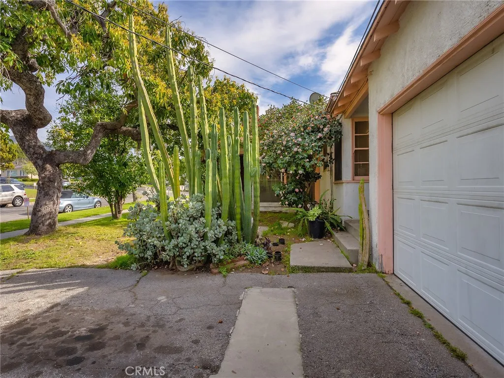 441 Dartmouth Road, Burbank, California 91504 home-pic-34