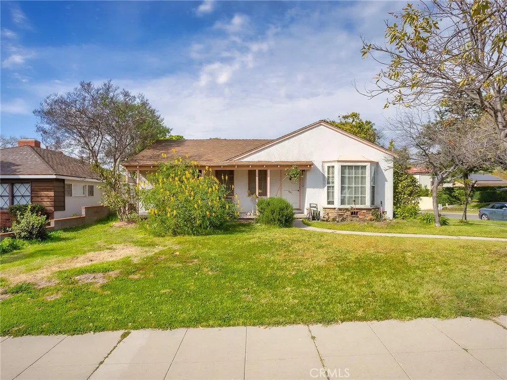 441 Dartmouth Road, Burbank, California 91504 home-pic-1