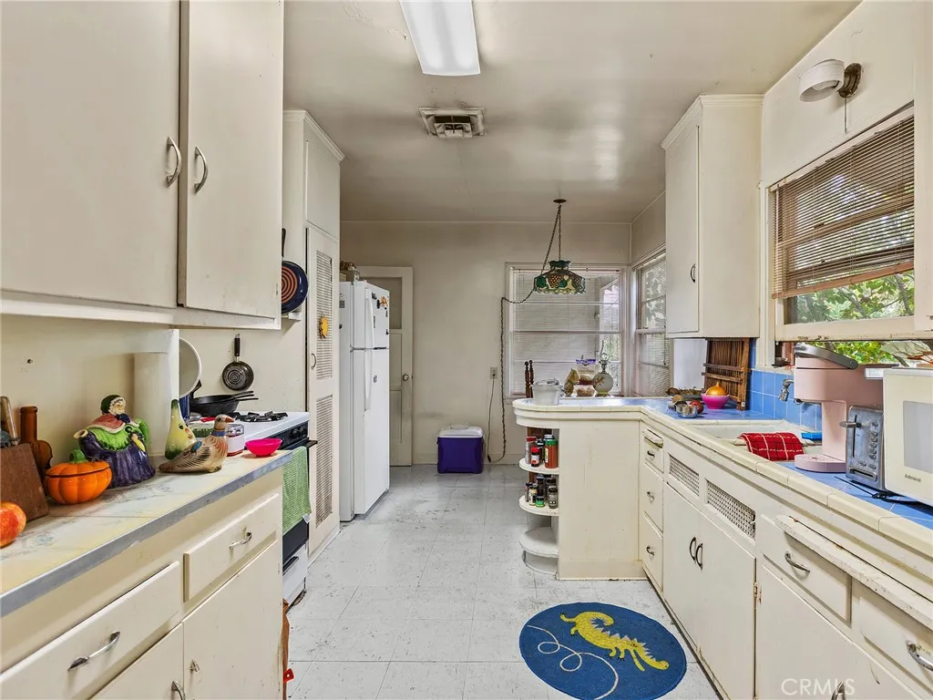 441 Dartmouth Road, Burbank, California 91504 home-pic-7