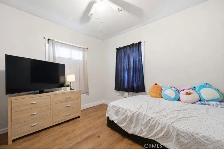117 E Sycamore St: Bedroom 1