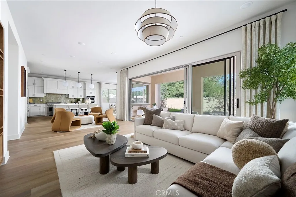 Model Home Photos – Same Floor Plan, Finishes May Vary.