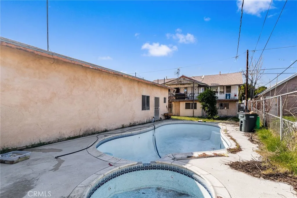 1077 N La Cadena, Colton, California 92324 home-pic-36