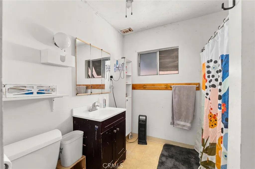 1077 N La Cadena, Colton, California 92324 home-pic-19