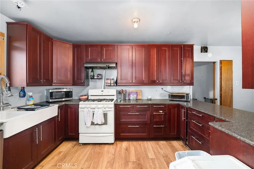 1077 N La Cadena, Colton, California 92324 home-pic-11