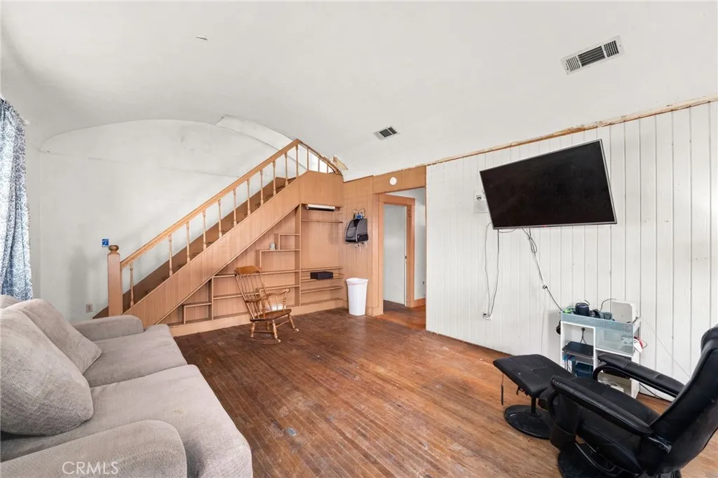 1077 N La Cadena, Colton, California 92324 home-pic-7