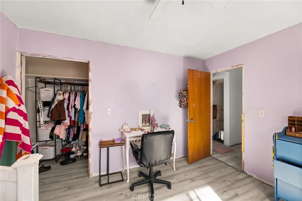 1077 N La Cadena, Colton, California 92324 home-pic-25