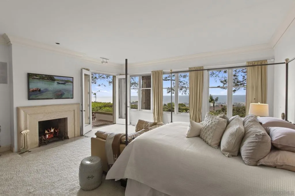 1515 El Camino Del Teatro, La Jolla, California 92037 home-pic-14