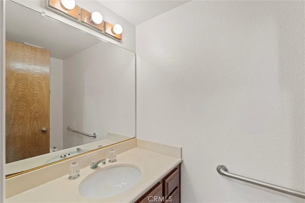 2609 Vanderbilt Lane 4, Redondo Beach, California 90278 home-pic-6