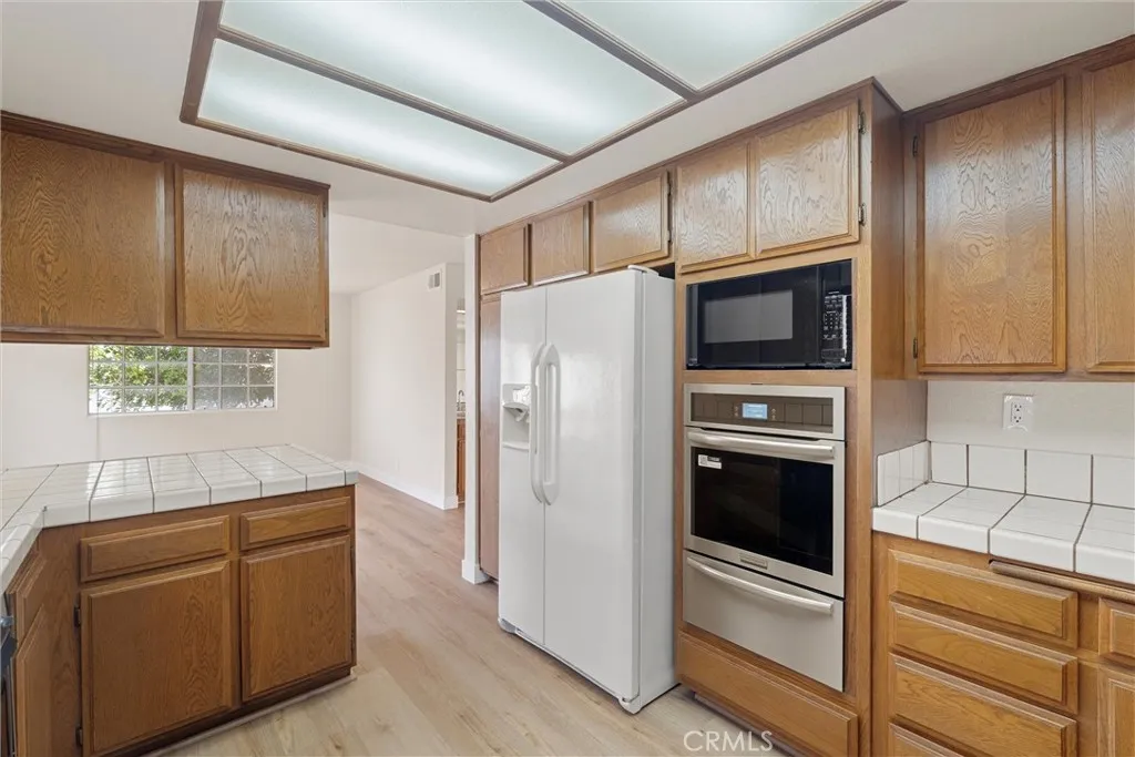 2609 Vanderbilt Lane 4, Redondo Beach, California 90278 home-pic-11