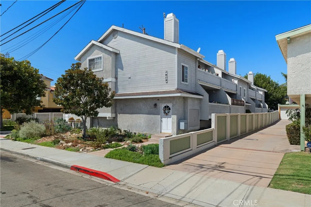 2609 Vanderbilt Lane 4, Redondo Beach, California 90278 home-pic-28