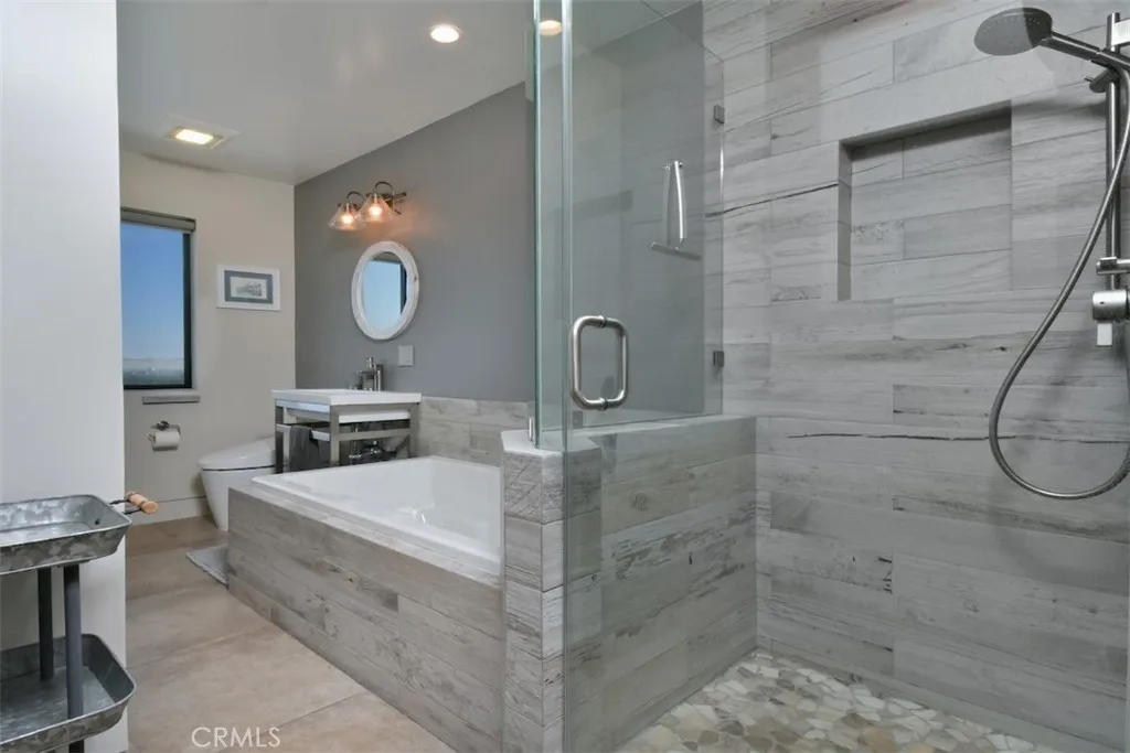 6100 Maury Avenue, Woodland Hills, California 91367 home-pic-19