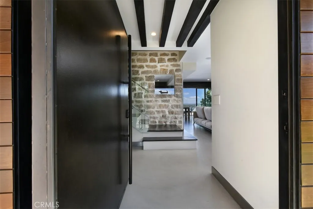 6100 Maury Avenue, Woodland Hills, California 91367 home-pic-7