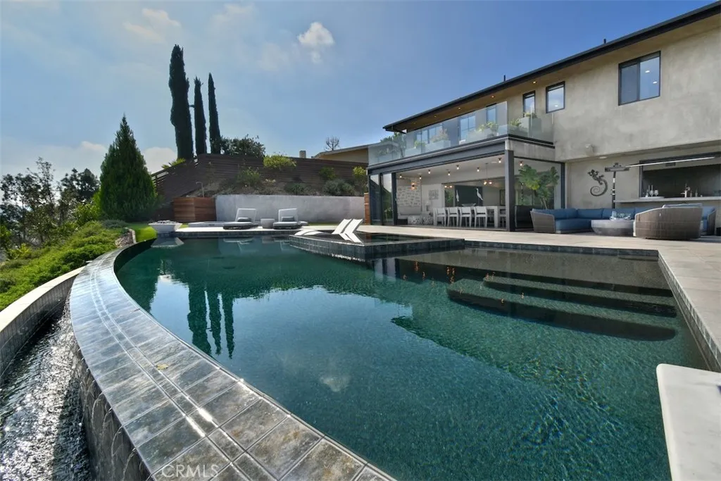 6100 Maury Avenue, Woodland Hills, California 91367 home-pic-35