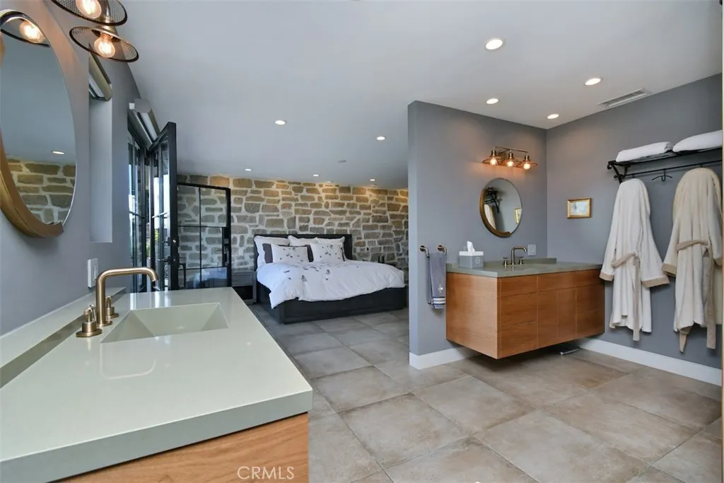 6100 Maury Avenue, Woodland Hills, California 91367 home-pic-25