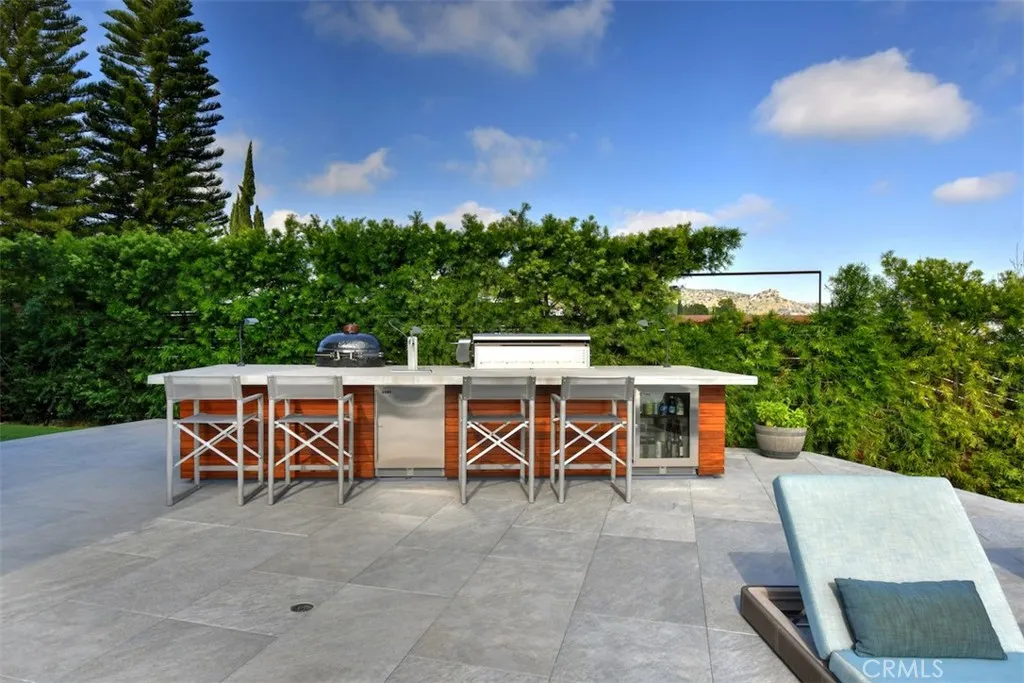 6100 Maury Avenue, Woodland Hills, California 91367 home-pic-32