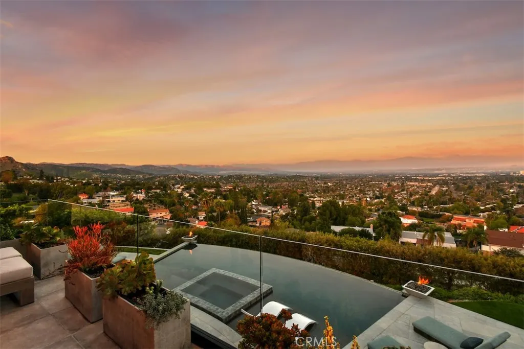 6100 Maury Avenue, Woodland Hills, California 91367 home-pic-27