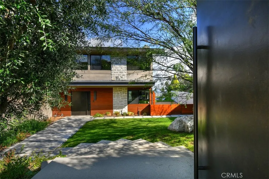 6100 Maury Avenue, Woodland Hills, California 91367 home-pic-4