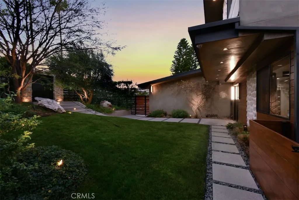 6100 Maury Avenue, Woodland Hills, California 91367 home-pic-6