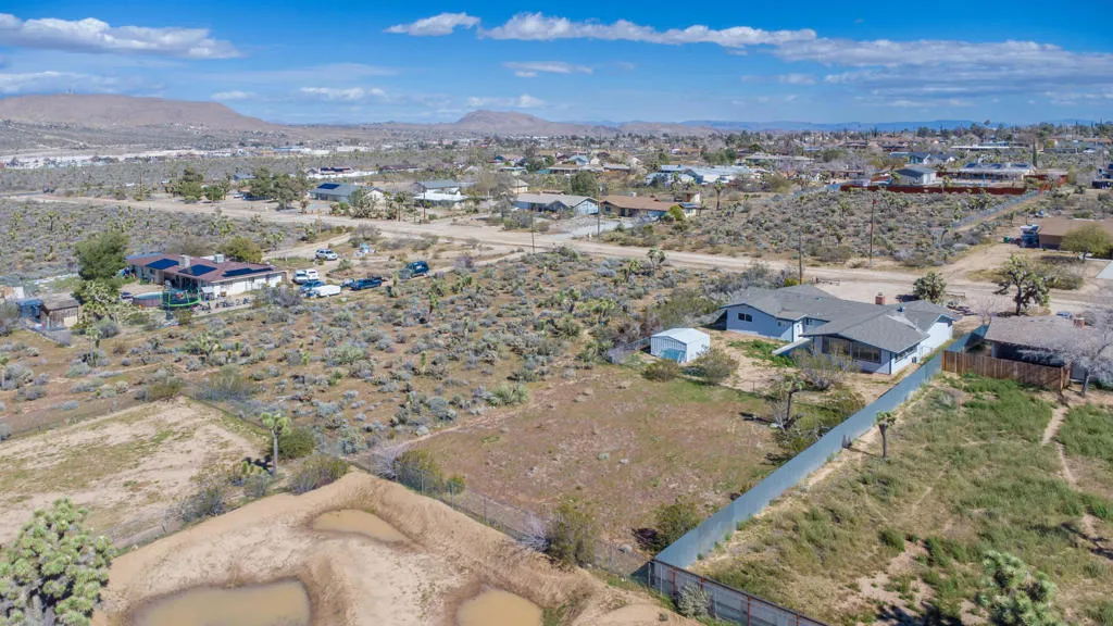 7478 Bonita Trail, Yucca Valley, California 92284 home-pic-51