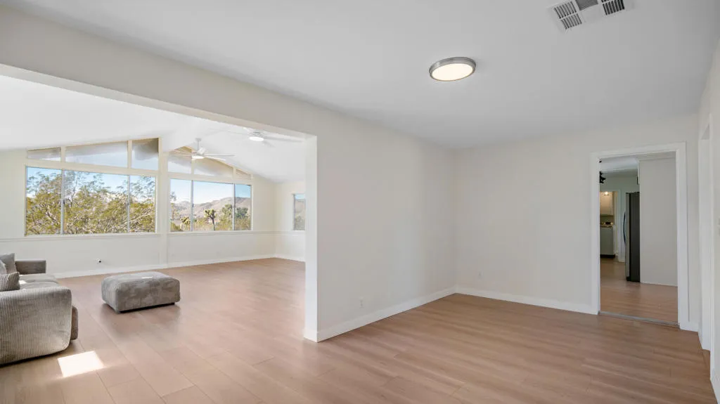 7478 Bonita Trail, Yucca Valley, California 92284 home-pic-18