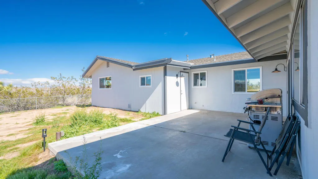 7478 Bonita Trail, Yucca Valley, California 92284 home-pic-38