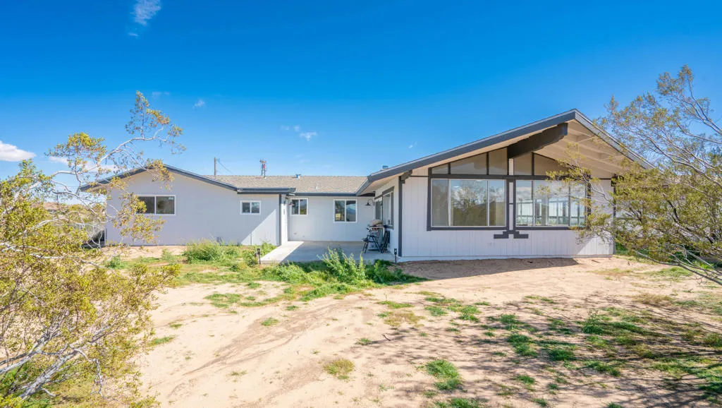 7478 Bonita Trail, Yucca Valley, California 92284 home-pic-41