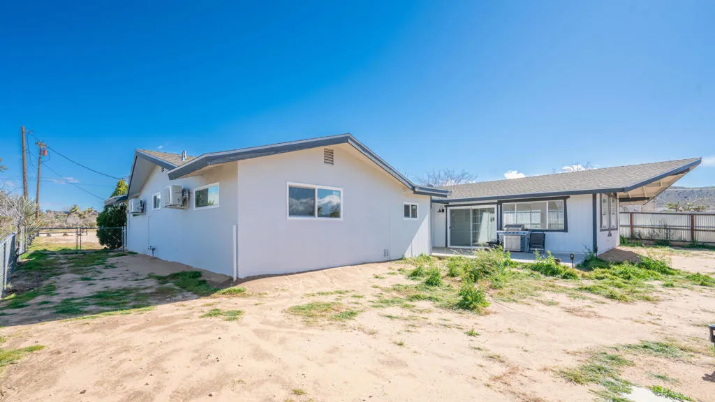 7478 Bonita Trail, Yucca Valley, California 92284 home-pic-42
