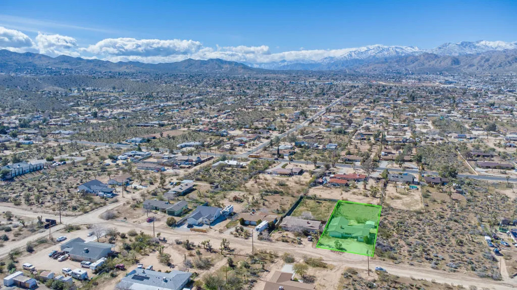 7478 Bonita Trail, Yucca Valley, California 92284 home-pic-47