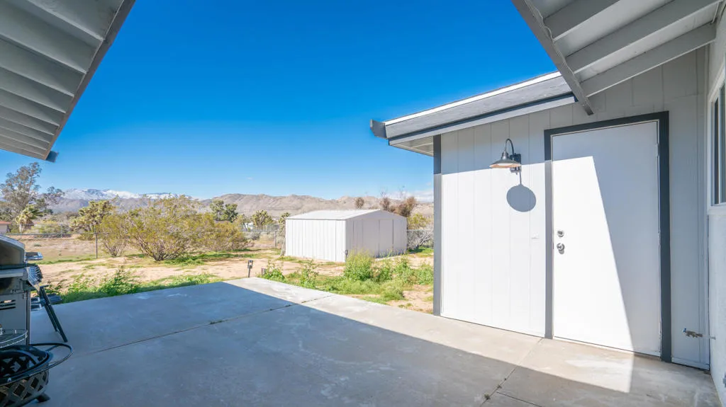 7478 Bonita Trail, Yucca Valley, California 92284 home-pic-37
