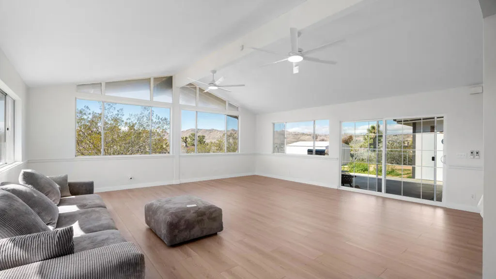 7478 Bonita Trail, Yucca Valley, California 92284 home-pic-13