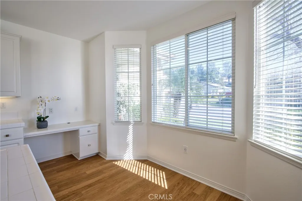 39531 Sierra Madre, Murrieta, California 92563 home-pic-12