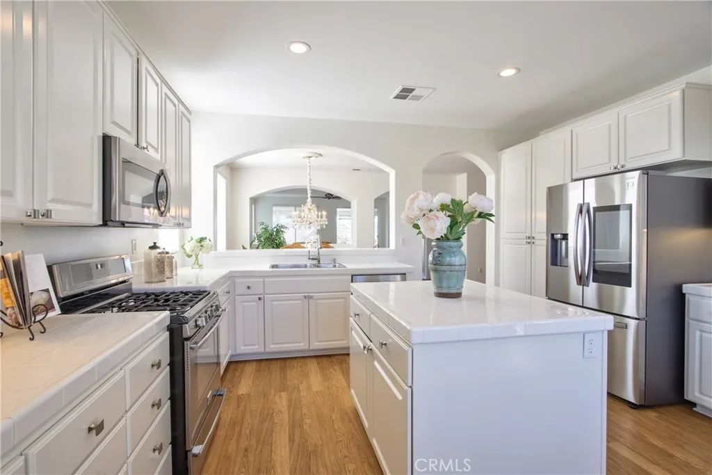 39531 Sierra Madre, Murrieta, California 92563 home-pic-11