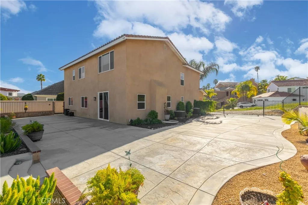 22270 Pinto Drive, Menifee, California 92587 home-pic-56