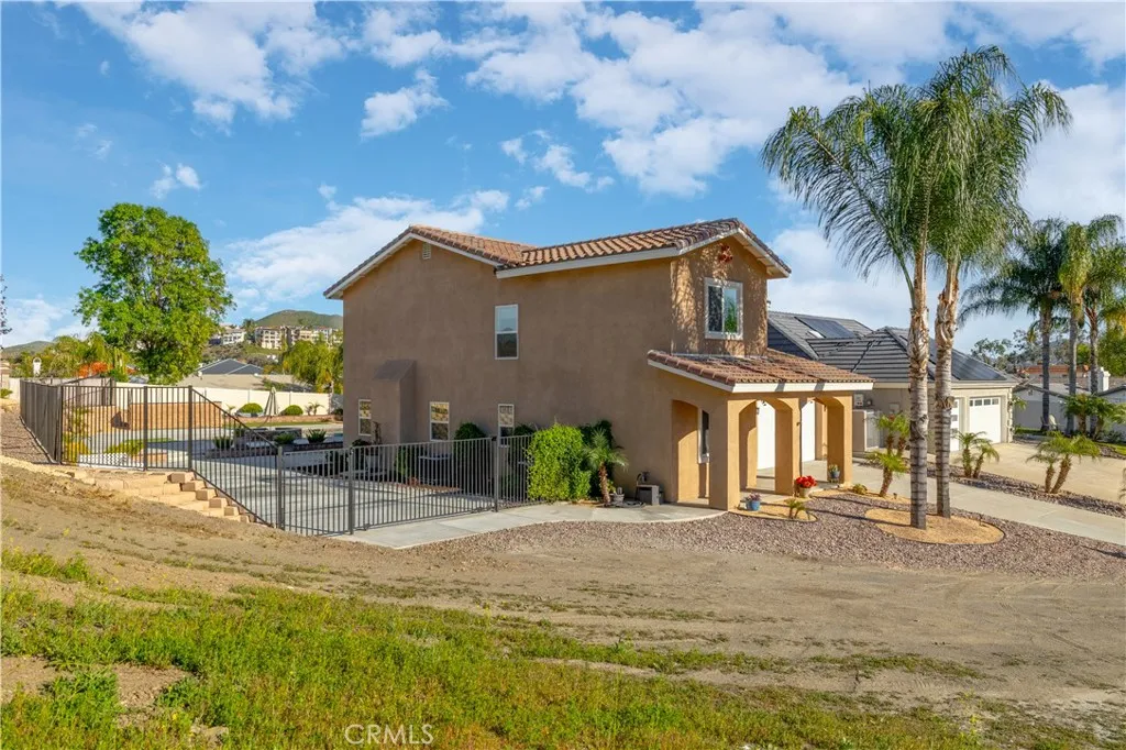 22270 Pinto Drive, Menifee, California 92587 home-pic-4